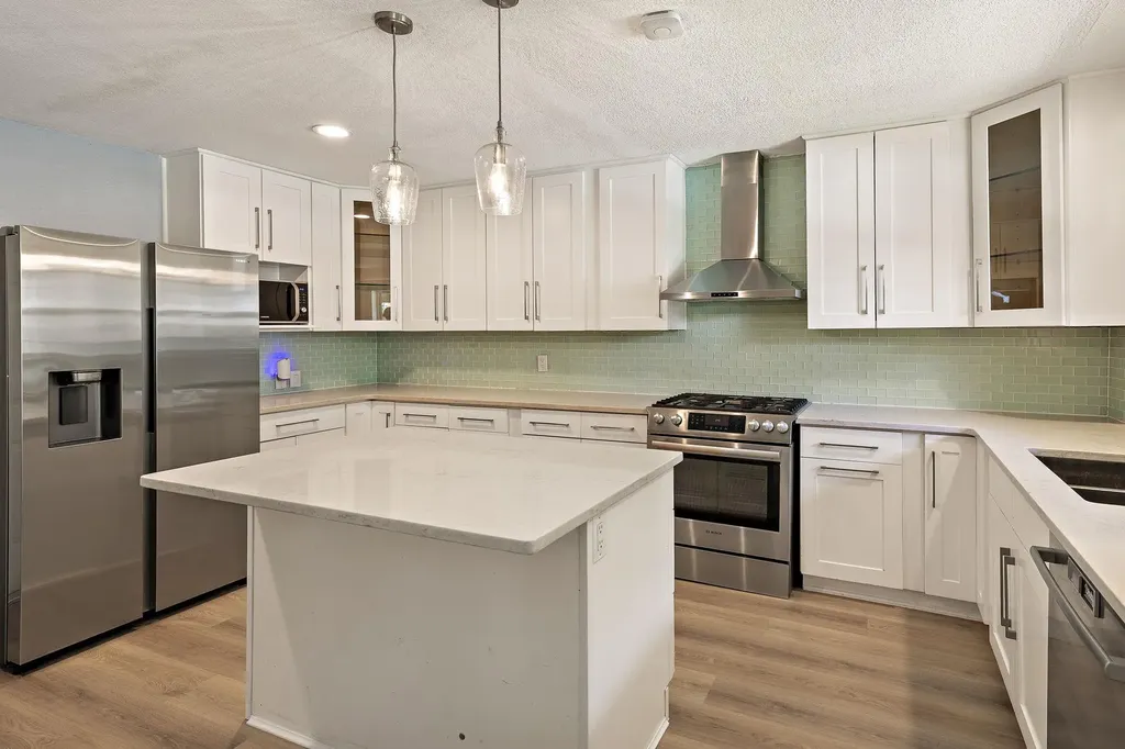 908 Hollybluff Street Austin TX 78753