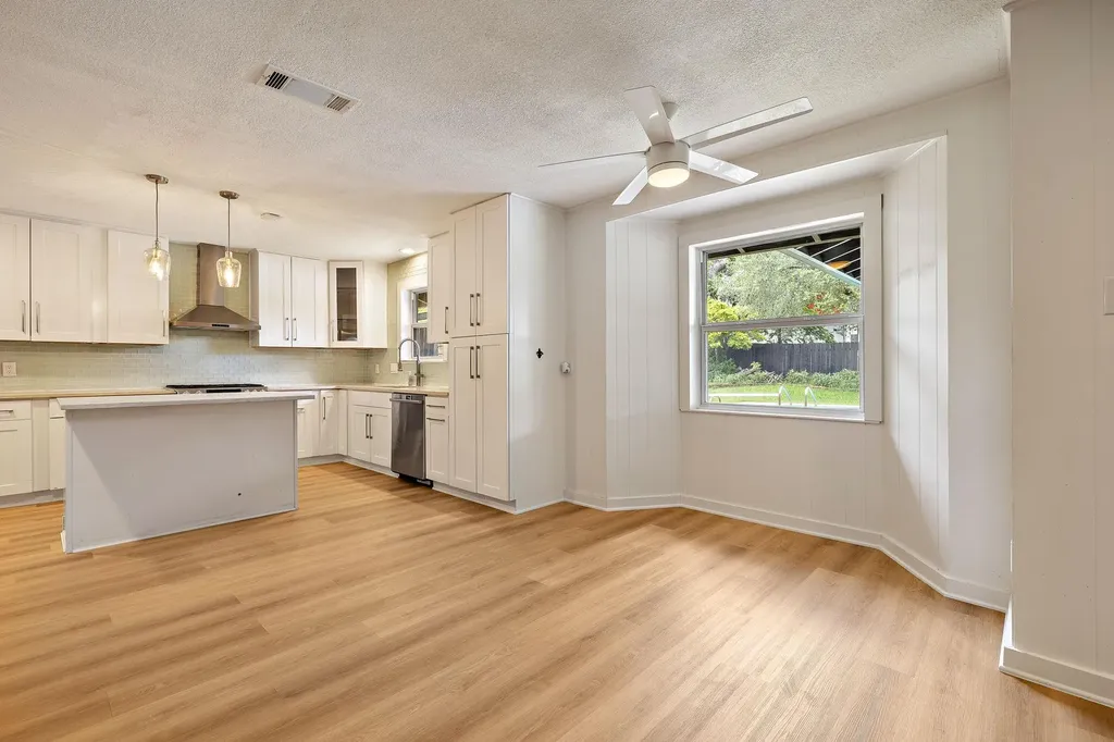 908 Hollybluff Street Austin TX 78753