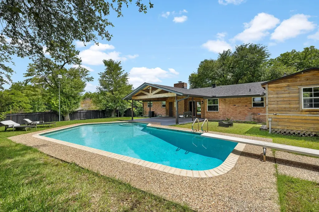 908 Hollybluff Street Austin TX 78753