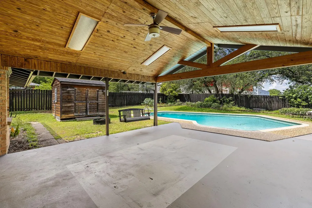 908 Hollybluff Street Austin TX 78753