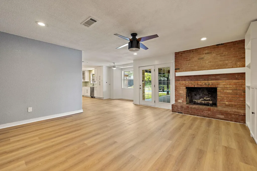 908 Hollybluff Street Austin TX 78753