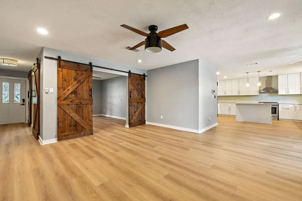 908 Hollybluff Street Austin TX 78753