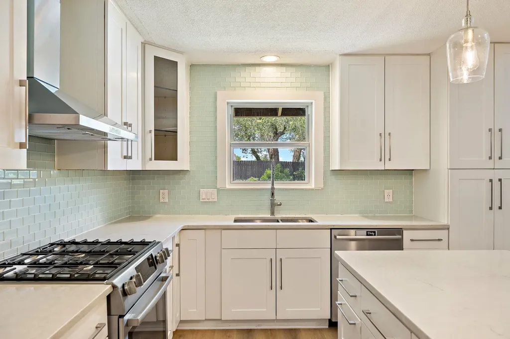 908 Hollybluff Street Austin TX 78753