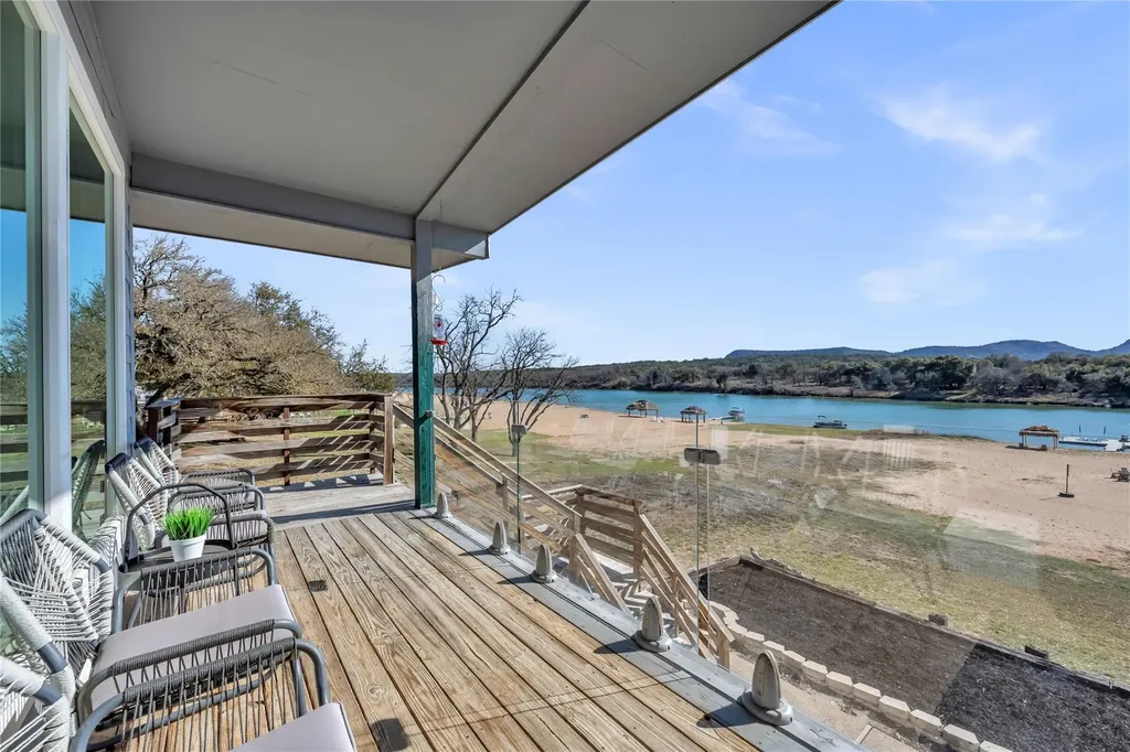4306 River Oaks Drive Kingsland TX 78639