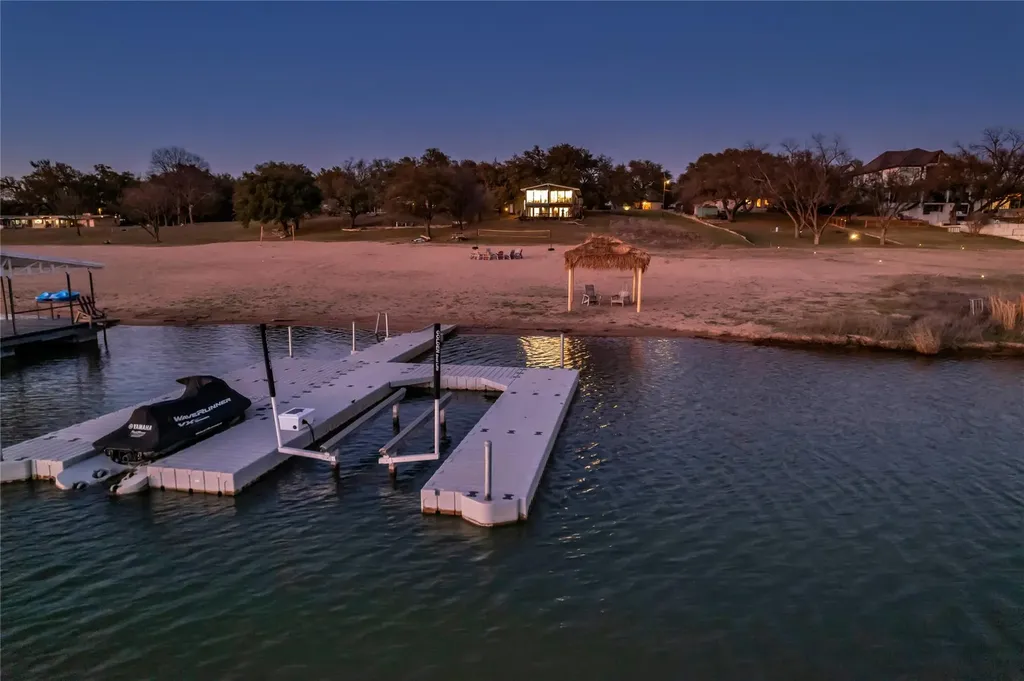 4306 River Oaks Drive Kingsland TX 78639