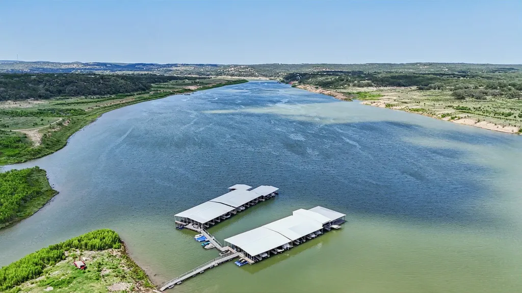 2500 Sailboat Pass Spicewood TX 78669