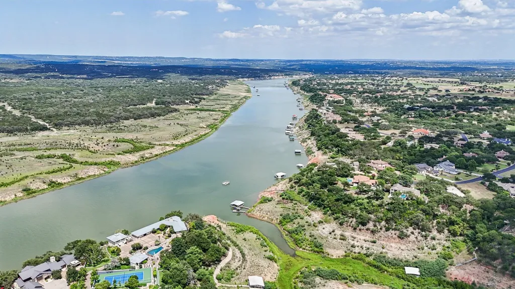 2500 Sailboat Pass Spicewood TX 78669