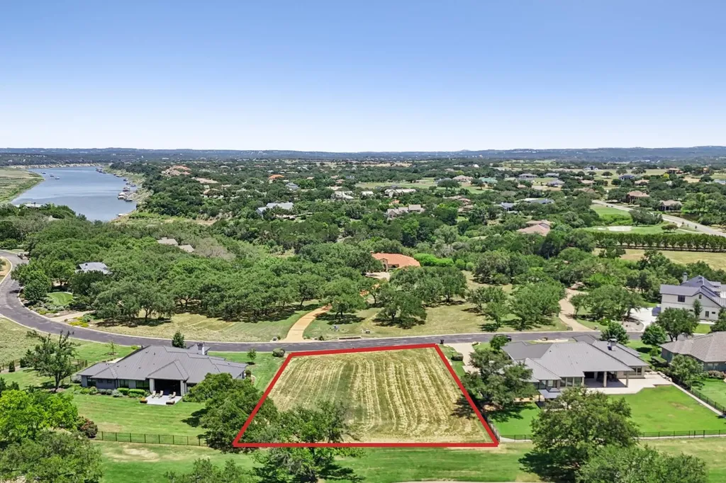2500 Sailboat Pass Spicewood TX 78669