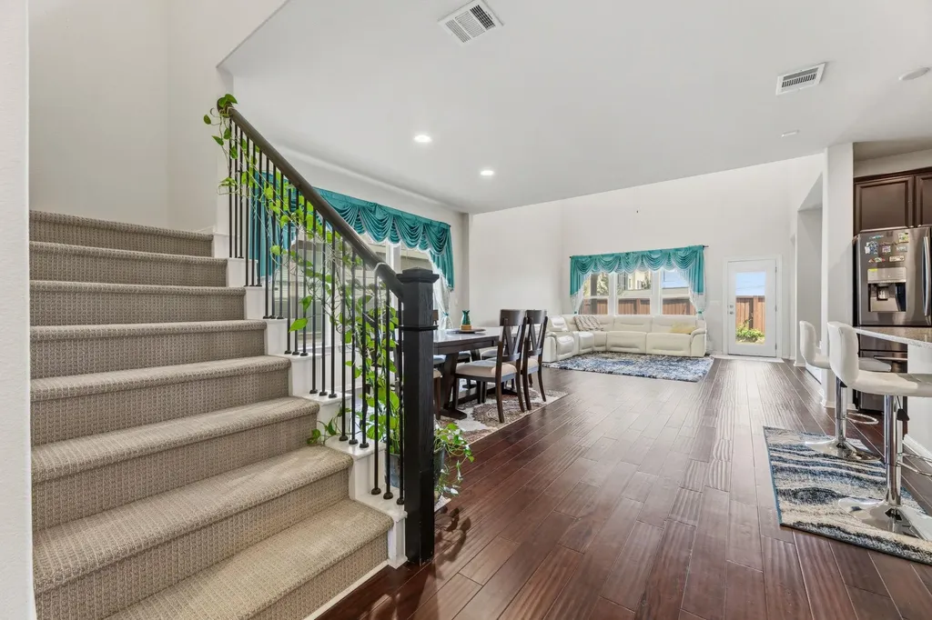 9909 Quercia Drive Austin TX 78717