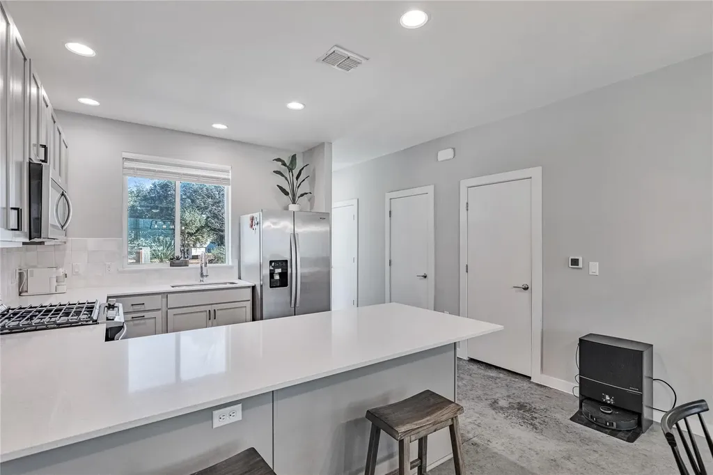 801 N Bluff Drive Austin TX 78745