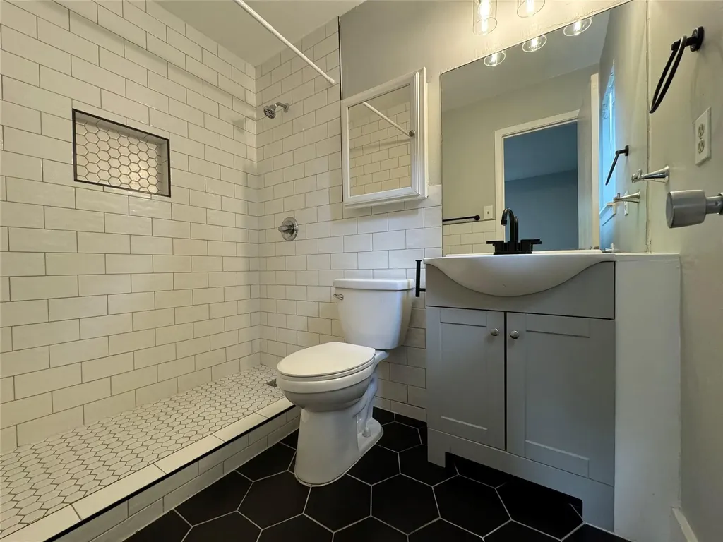 11910 Sunhillow Bend Austin TX 78758