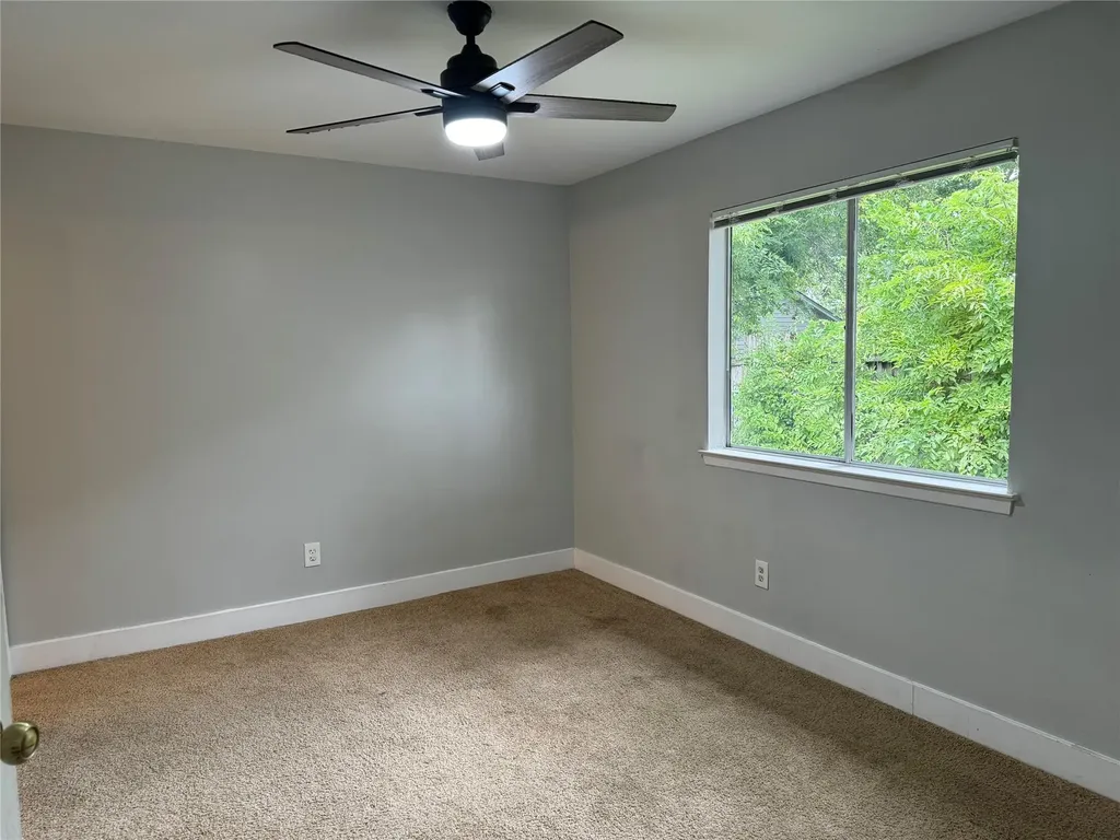 11910 Sunhillow Bend Austin TX 78758