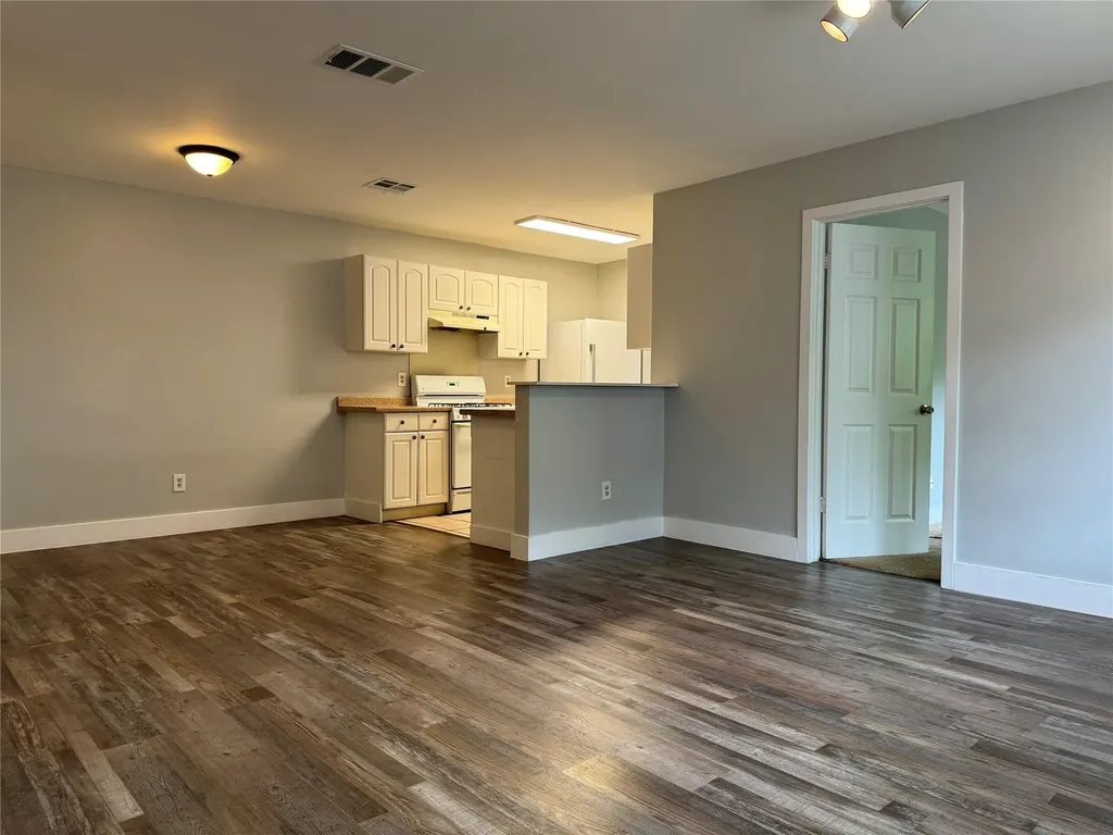 11910 Sunhillow Bend Austin TX 78758