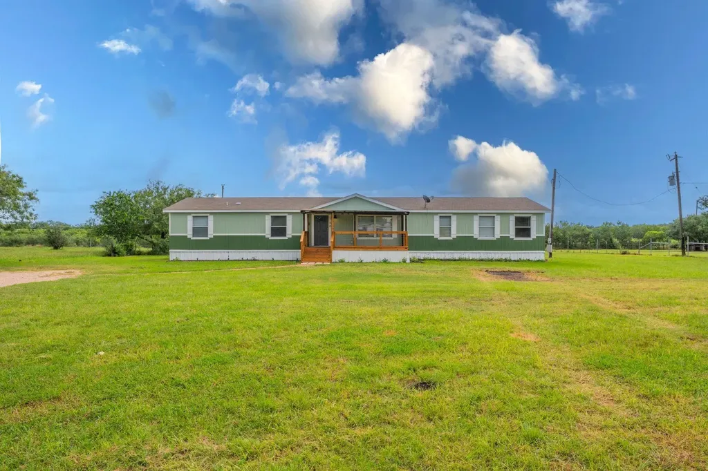 160 Indian Trail Lockhart TX 78644