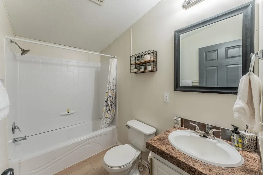 160 Indian Trail Lockhart TX 78644