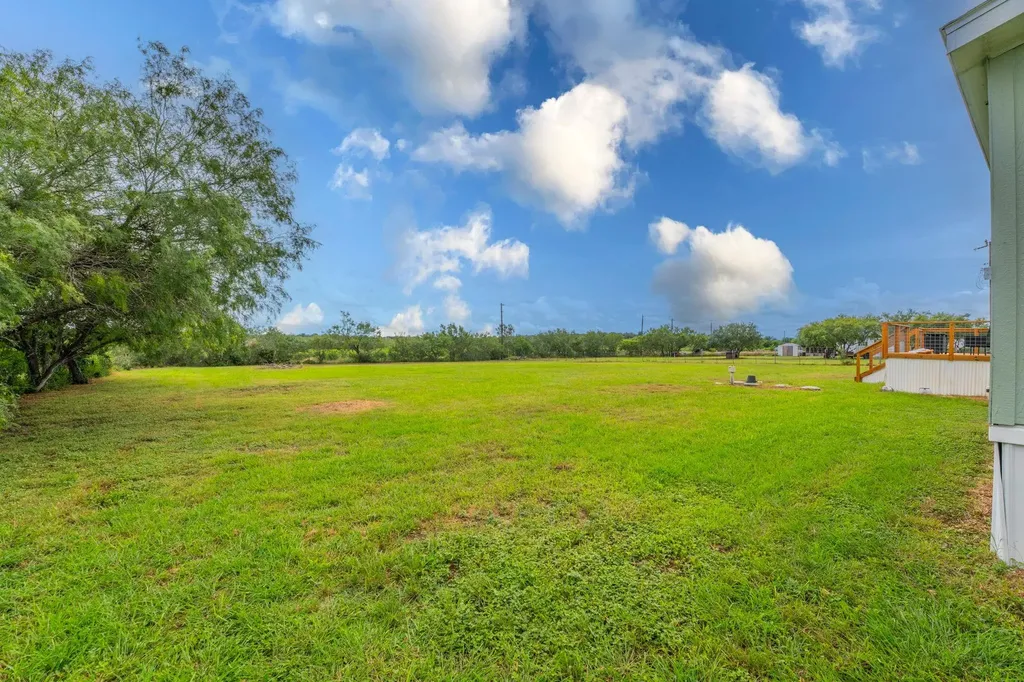 160 Indian Trail Lockhart TX 78644