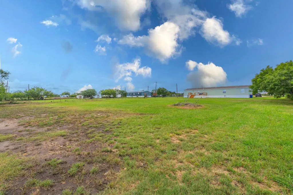 160 Indian Trail Lockhart TX 78644