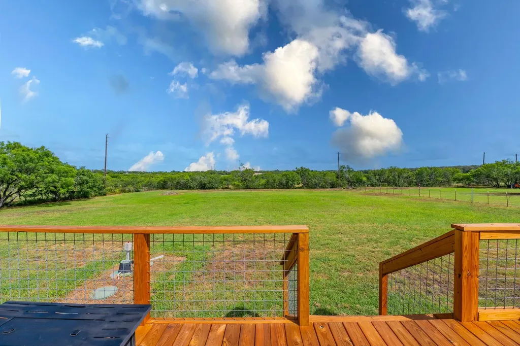 160 Indian Trail Lockhart TX 78644