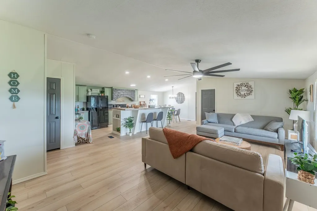 160 Indian Trail Lockhart TX 78644