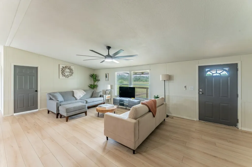 160 Indian Trail Lockhart TX 78644