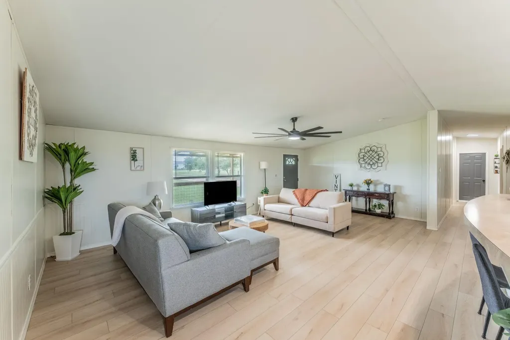 160 Indian Trail Lockhart TX 78644
