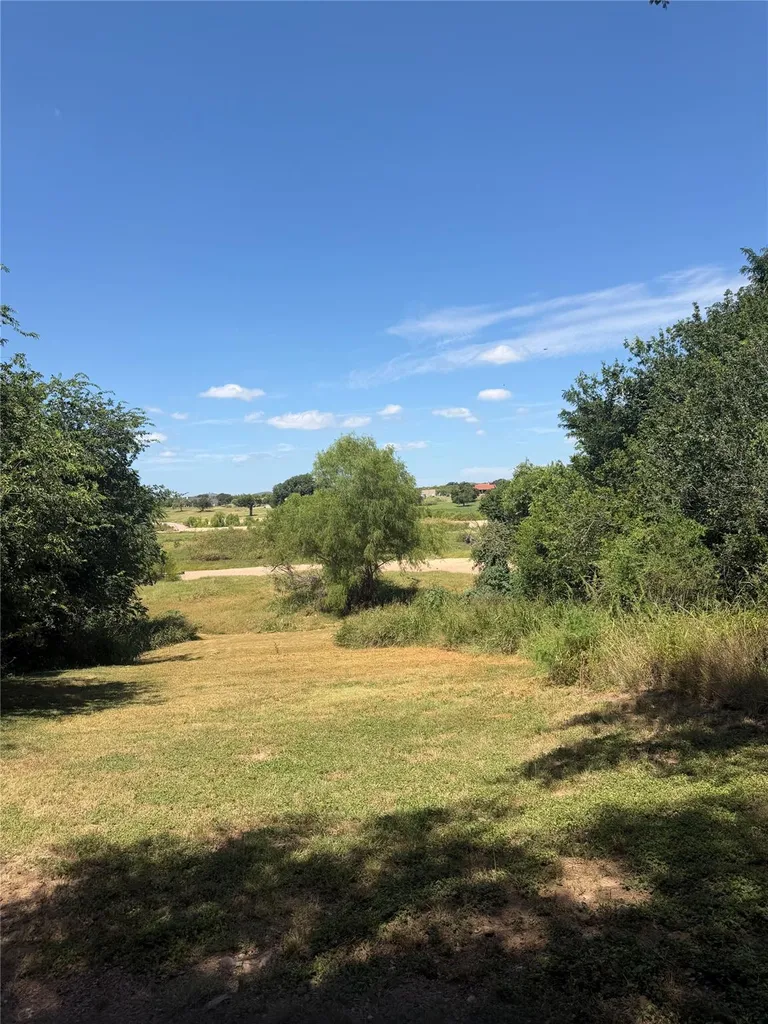7152 River Oaks Drive Kingsland TX 78639