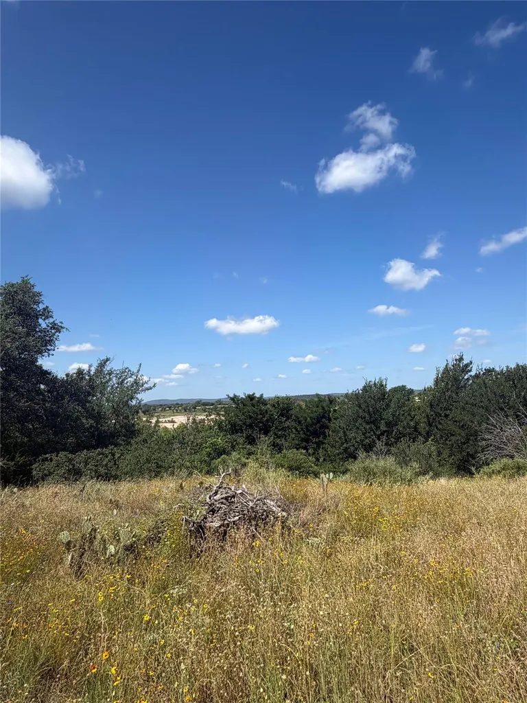 7152 River Oaks Drive Kingsland TX 78639
