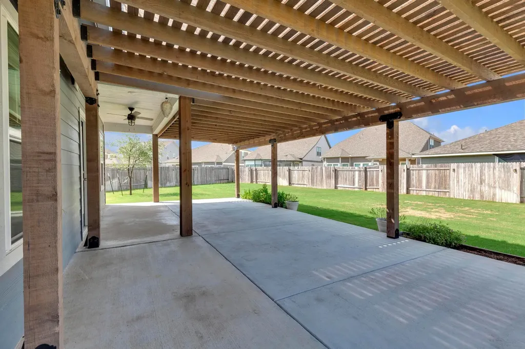 104 Javans Nest Cedar Creek TX 78612