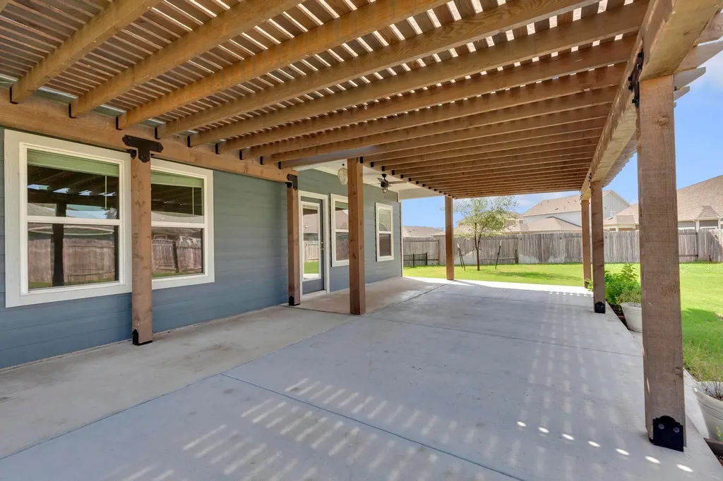 104 Javans Nest Cedar Creek TX 78612
