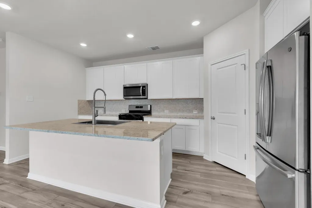 104 Javans Nest Cedar Creek TX 78612