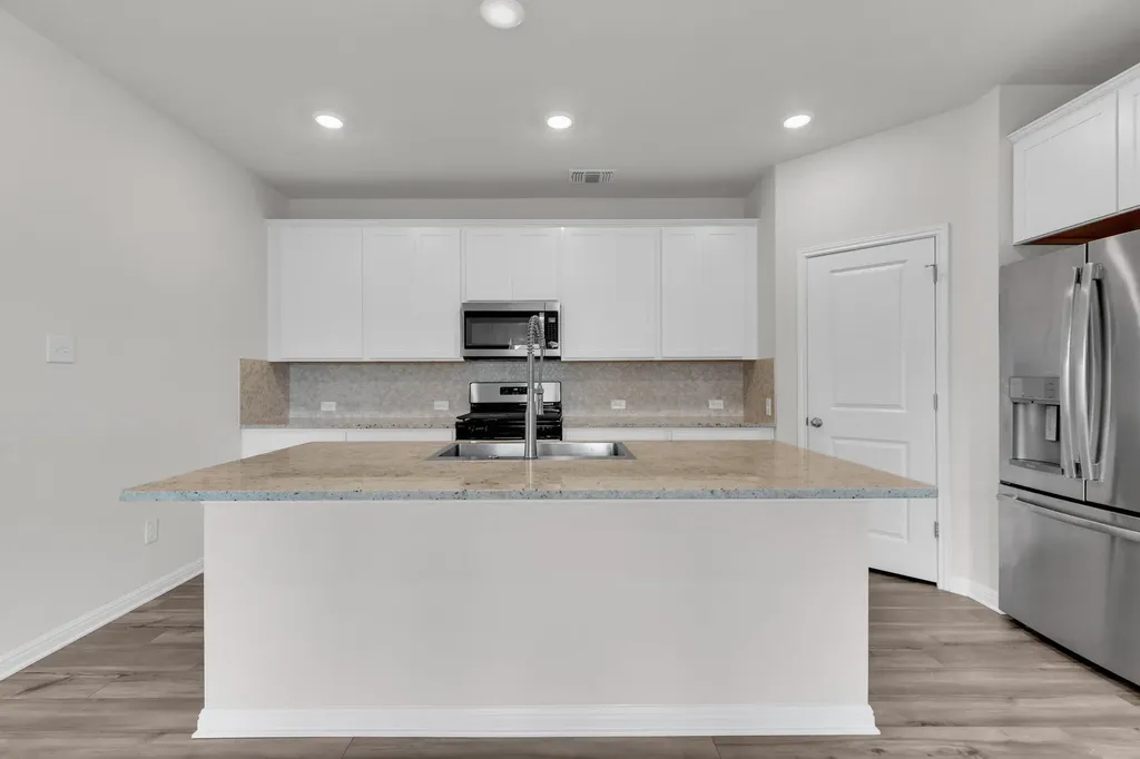104 Javans Nest Cedar Creek TX 78612