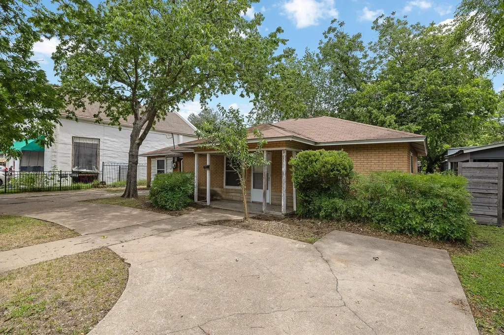 1205 S Church Street Georgetown TX 78626