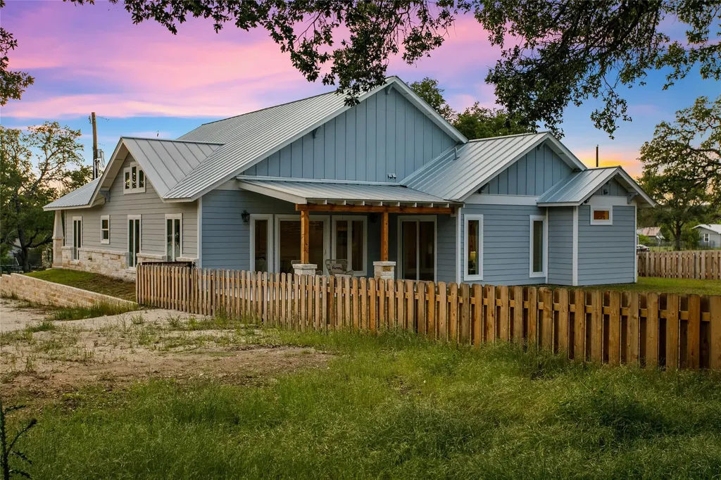 1312 Greenlawn Parkway Blanco TX 78606