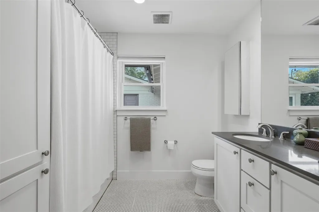 4107 Circletree Loop Austin TX 78731