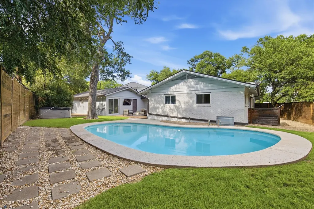 4107 Circletree Loop Austin TX 78731
