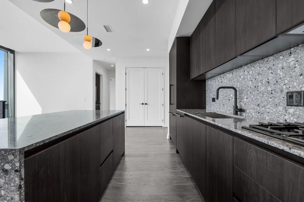 84 East Avenue Austin TX 78701