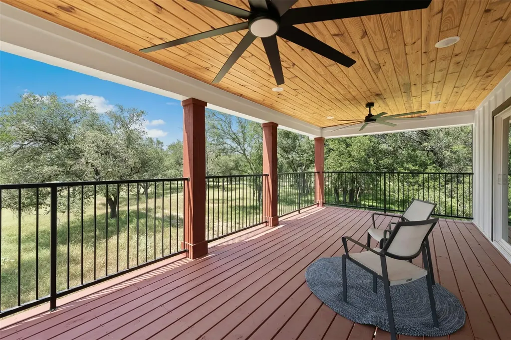 3705 Callihan Road Luling TX 78648