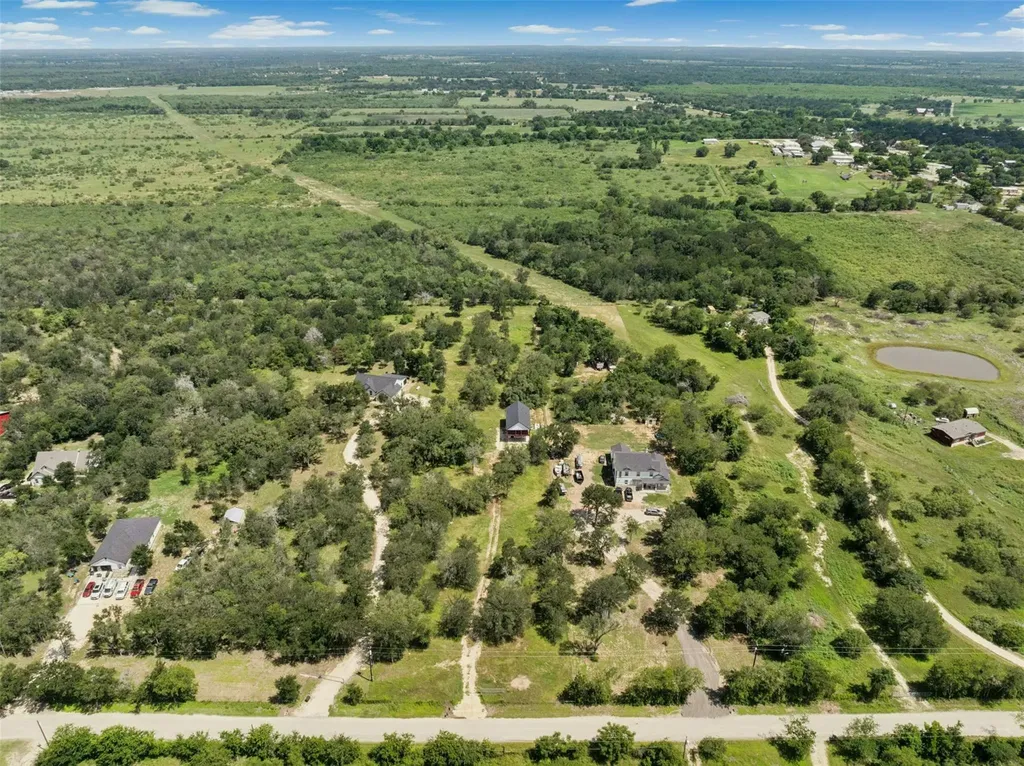 3705 Callihan Road Luling TX 78648