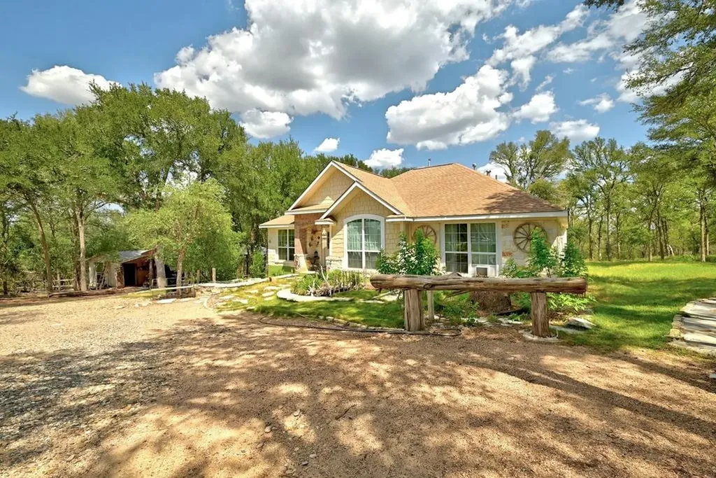 7709 Timber Hills Drive Del Valle TX 78617
