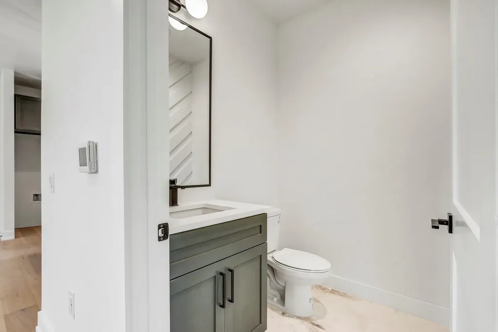 4127 E 12th Street Austin TX 78721