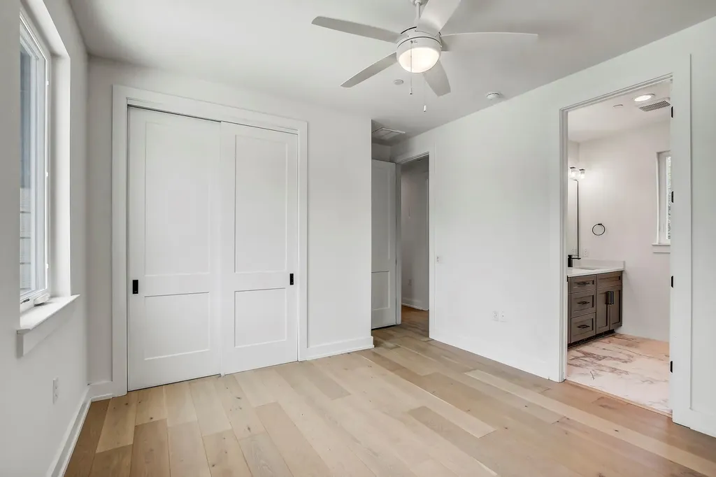 4127 E 12th Street Austin TX 78721