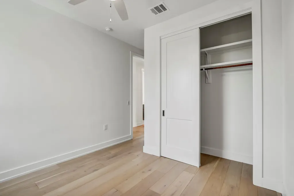 4127 E 12th Street Austin TX 78721
