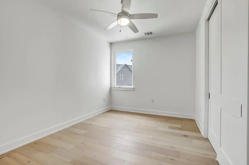 4127 E 12th Street Austin TX 78721