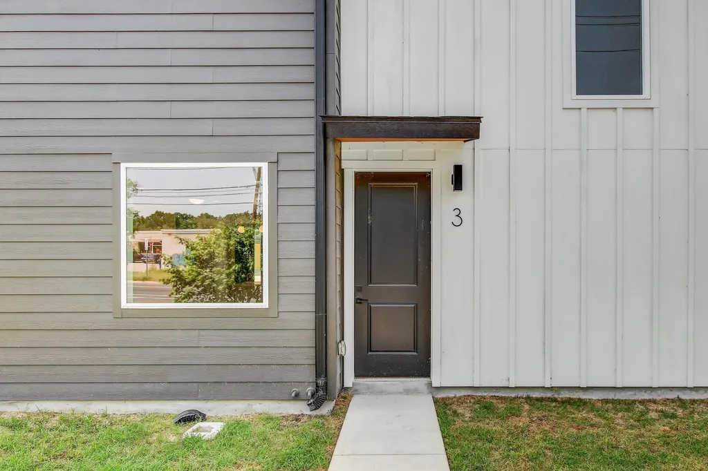 4127 E 12th Street Austin TX 78721