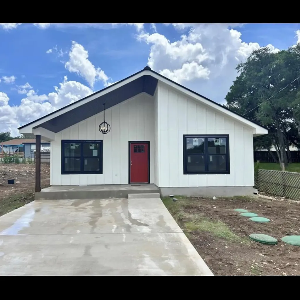 1127 Greenhill Drive Canyon Lake TX 78133