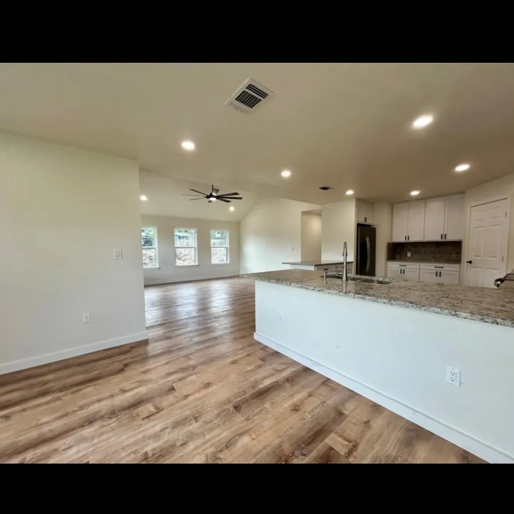 1127 Greenhill Drive Canyon Lake TX 78133