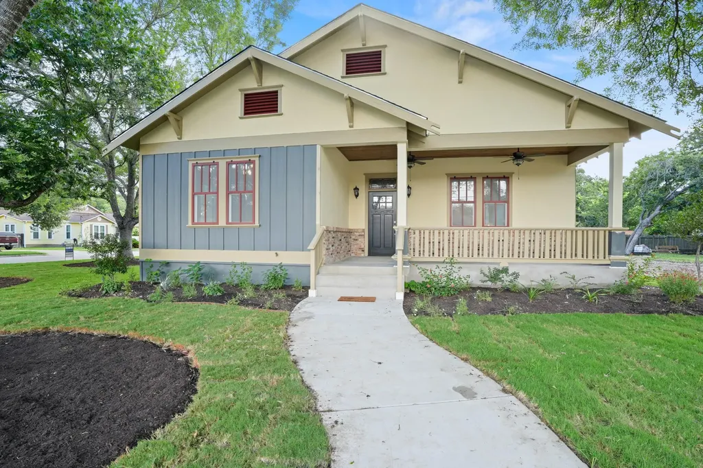 608 Cibilo Street Lockhart TX 78644