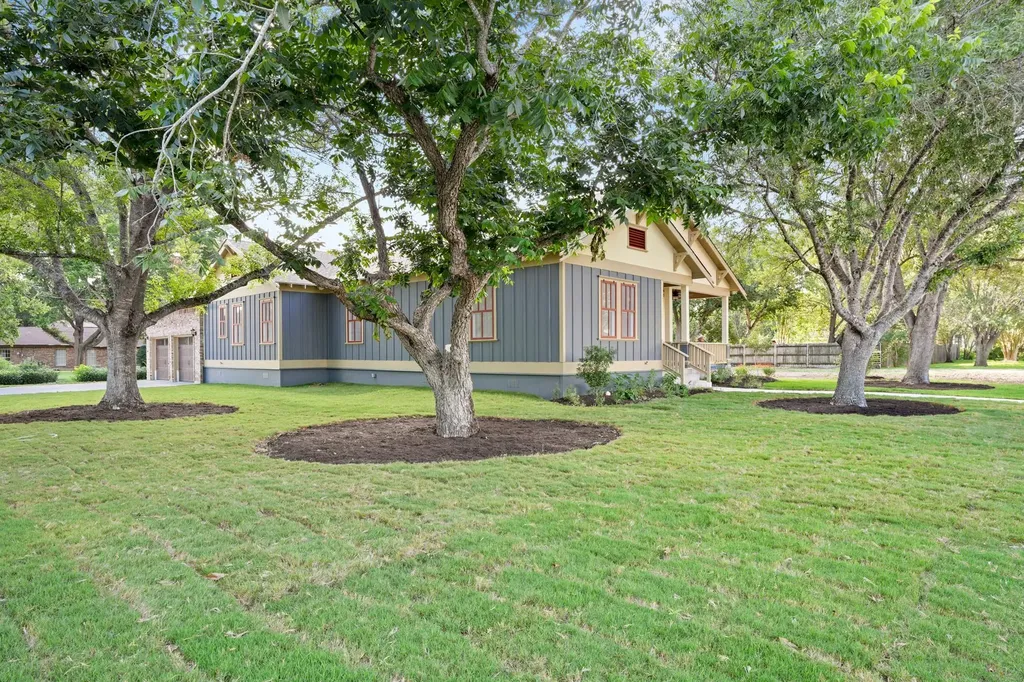 608 Cibilo Street Lockhart TX 78644