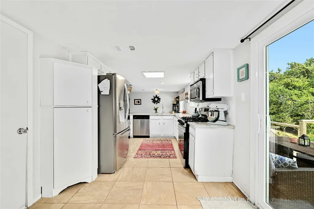 8406 Hanbridge Lane Austin TX 78736