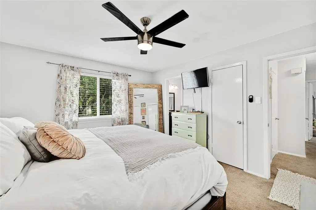 8406 Hanbridge Lane Austin TX 78736